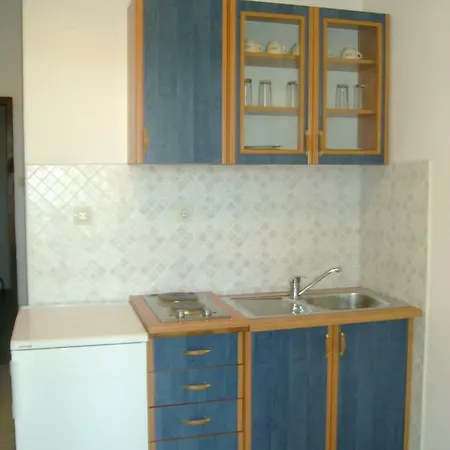Klara Apartment Vir